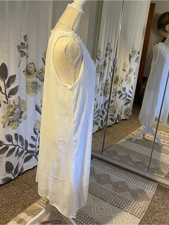 Sleeveless Ivory Midi Dress with Lace Trim - Picture 3 of 7